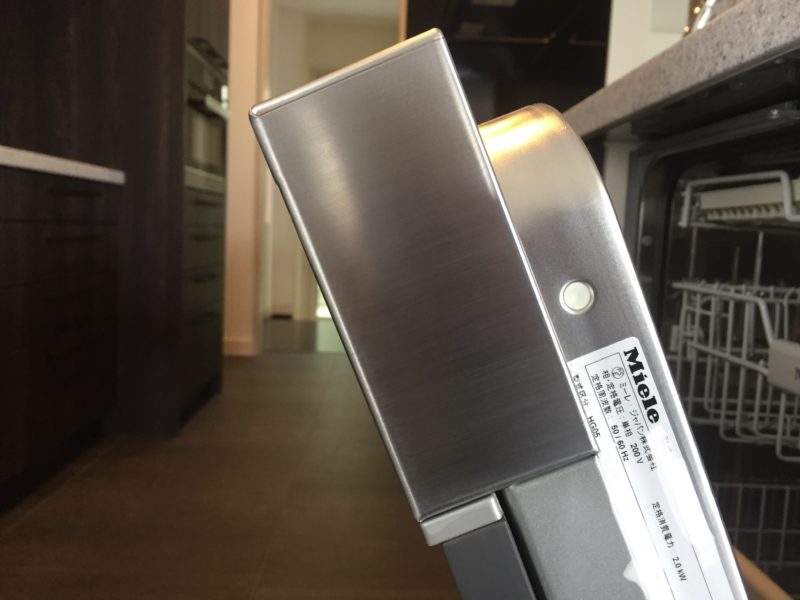 18-12  ミー レ食洗器キズ補修