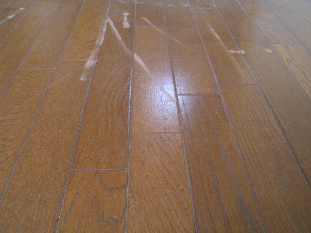 10-10　フロアーすり傷補修