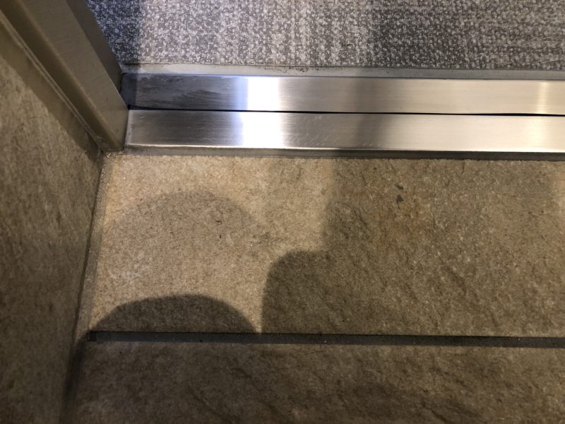 18-121  沓摺へこみ補修