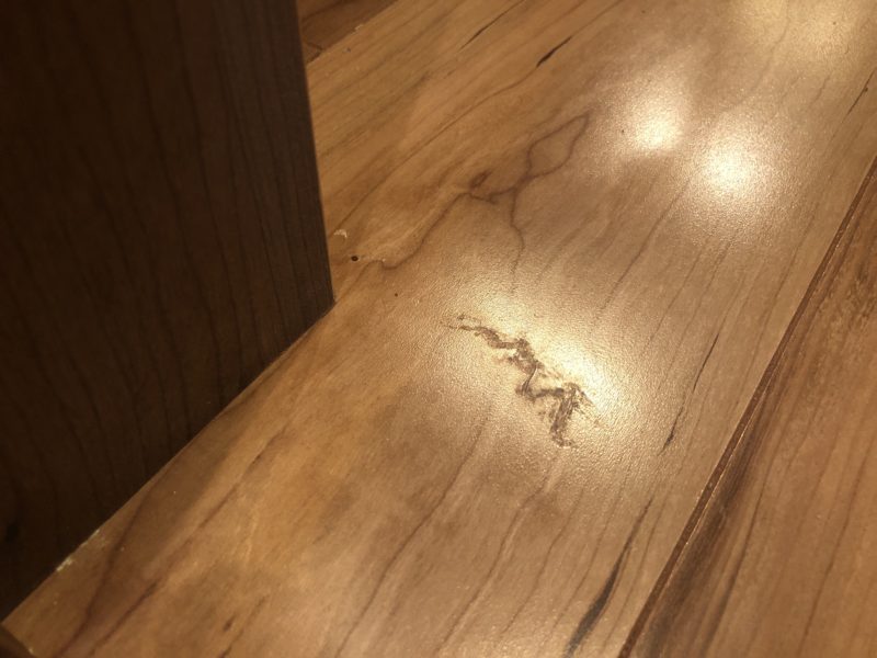 18-118  フロアー キズ補修