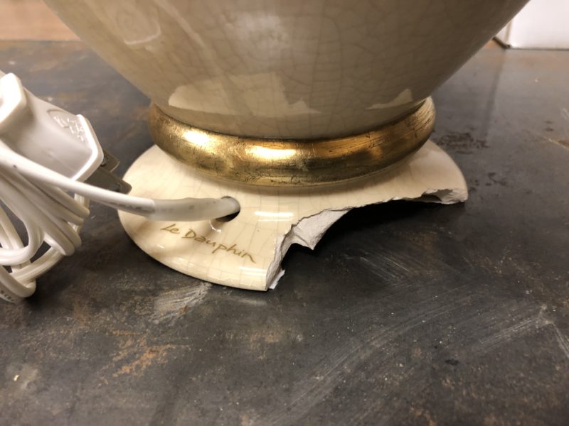 19-10  ランプシェード 割れ補修