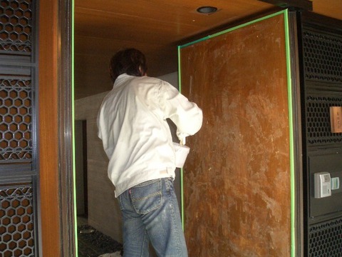 08-10 玄関ドア再塗装工程
