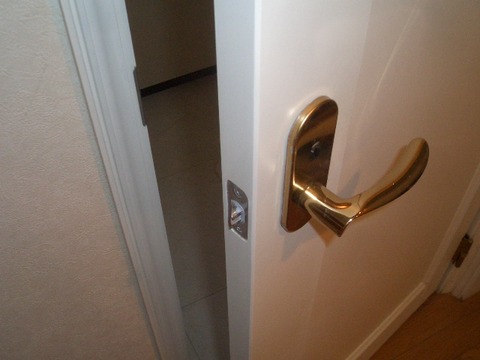 12-15  ドアーシート捲れ