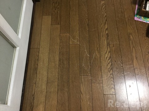 16-38　フロアーすり傷補修