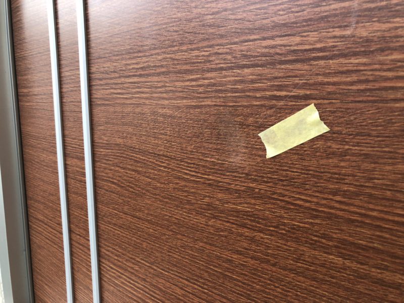 18-50 玄関ドアへこみ補修