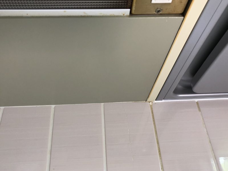 18-96  吊戸 底板の補修