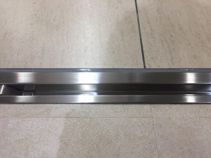 18-13  ステンレス凹み補修