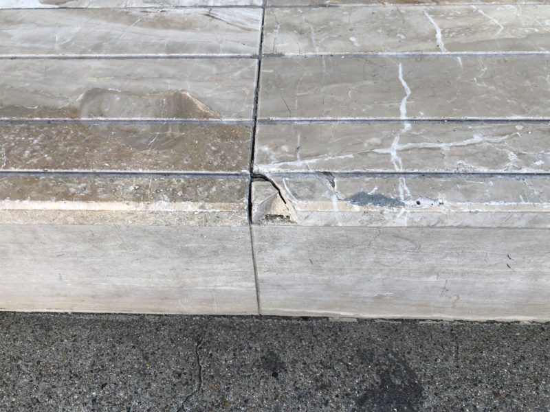 18-26  大理石欠け補修