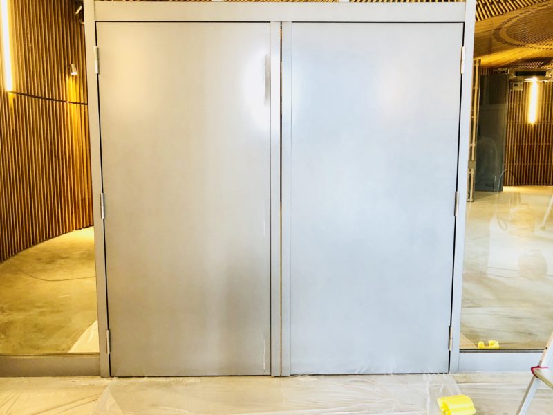 18-81  ドアへこみ補修