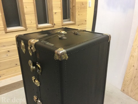 17-85　OSHKOSHトランク修理