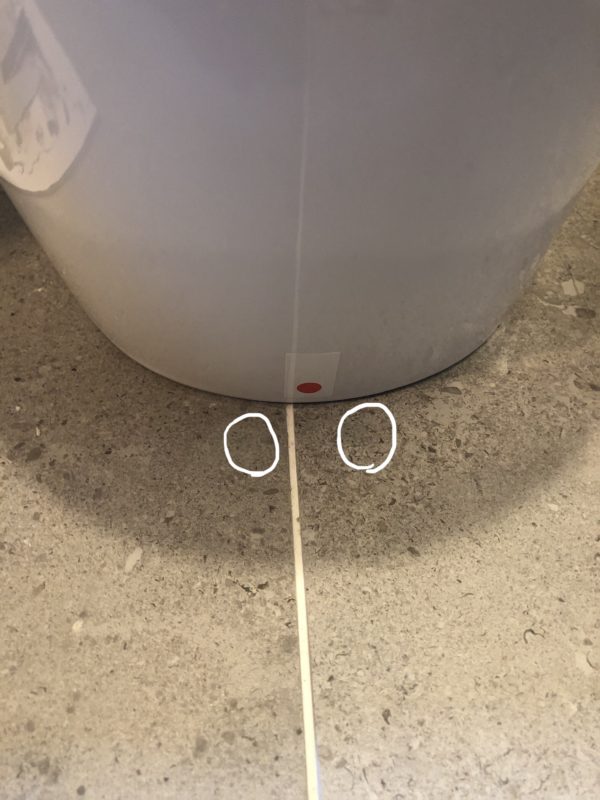 19-58  トイレ床タイル補修