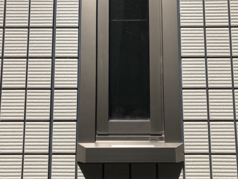 19-44  アルミサッシ へこみ補修