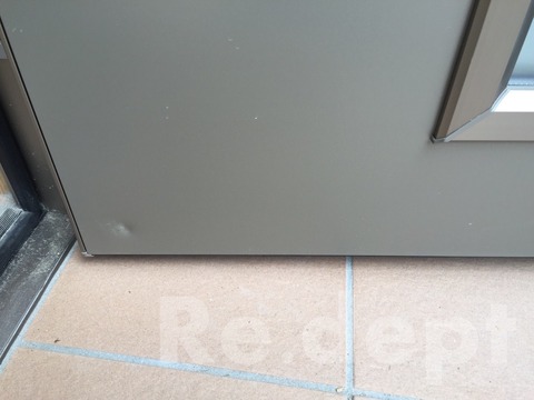 16-33 玄関シートドアへこみ