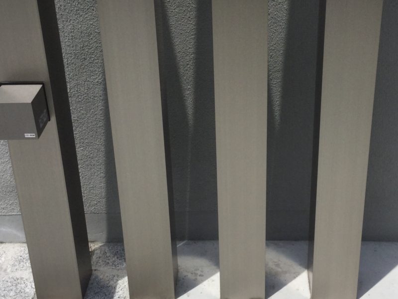 15-8 アルミ 柱キズ補修