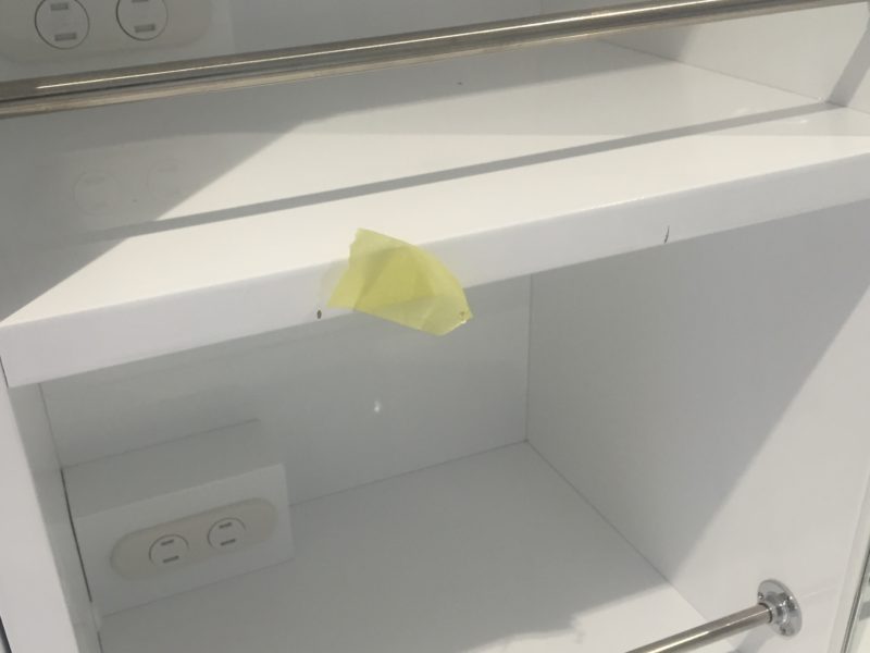 15-4 洗面キャビネット キズ補修