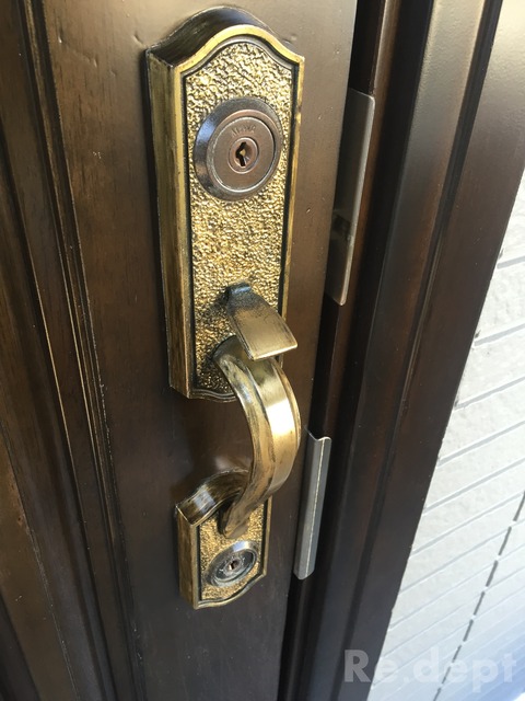 16-47 玄関ドア 取手補修