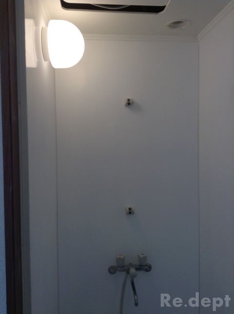 16-12 シャワールームパネル補修