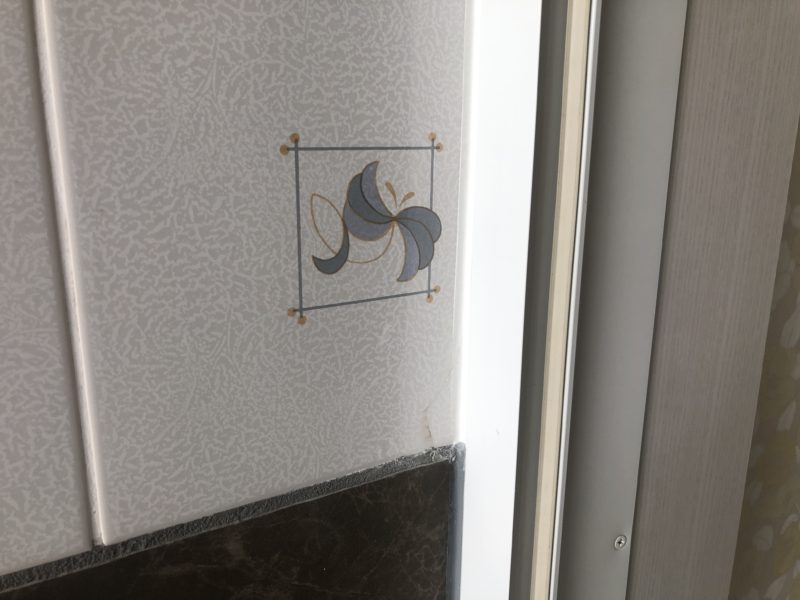 19-81 浴室タイル割れ補修