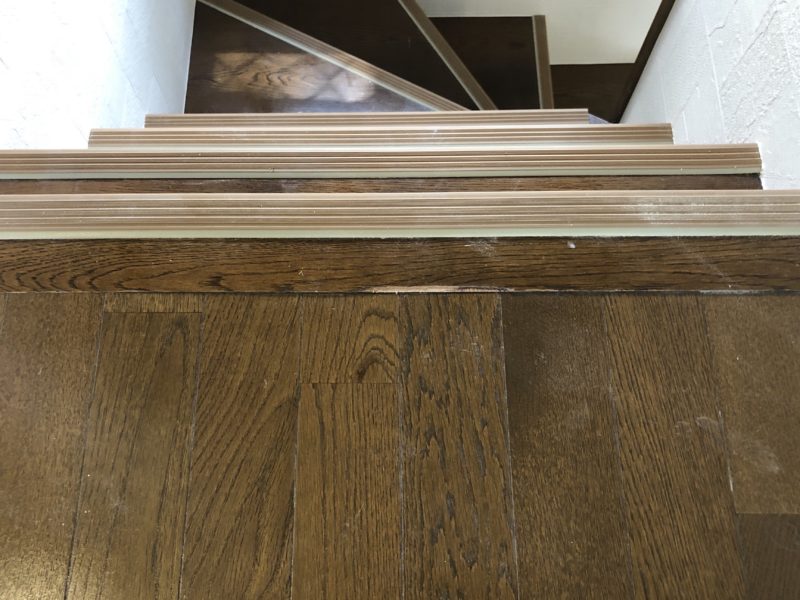 19-101 階段框 めくれ補修 大阪市