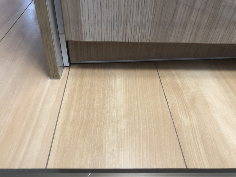 20-41 フロアー キズ補修