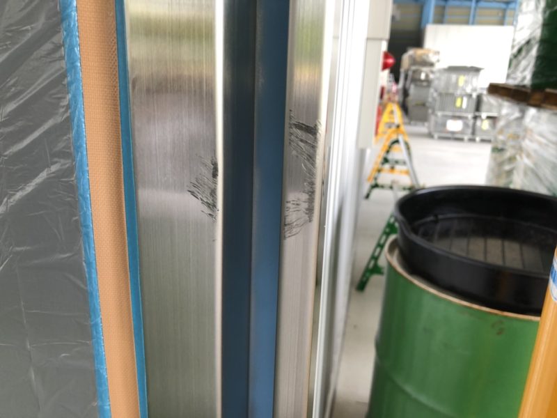 20-10 ステンレス枠 凹み補修