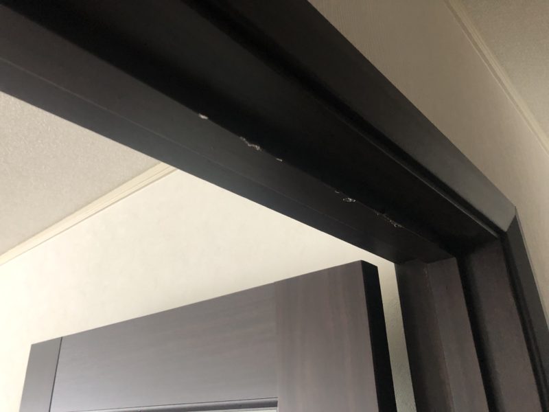 20-26 ドア枠 キズ補修