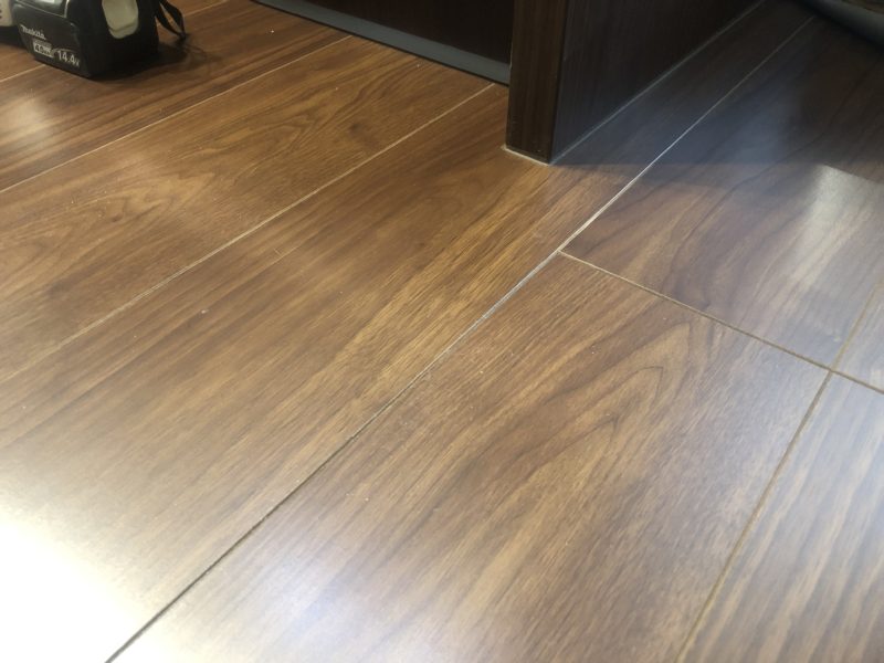 20-47 フロアー 補修跡の補修