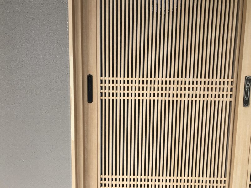 20-04  玄関ドア枠 キズ補修 加古川市