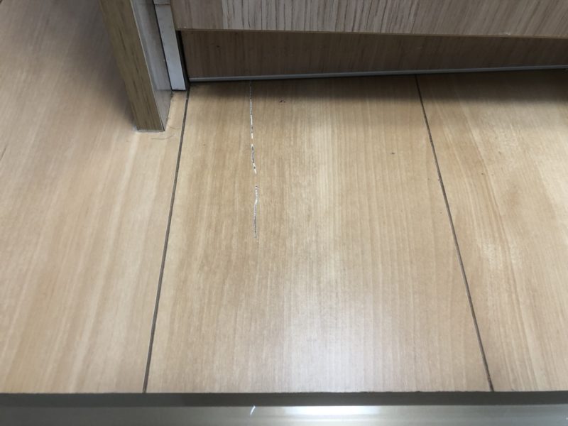 20-41 フロアー キズ補修