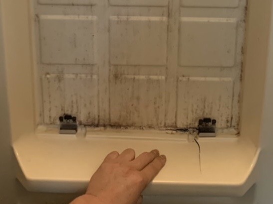 20-70 ユニットバス 収納台 割れ補修