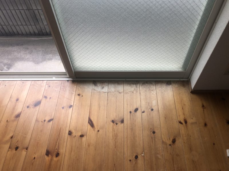 20-106 パインフロアー　シミ抜き