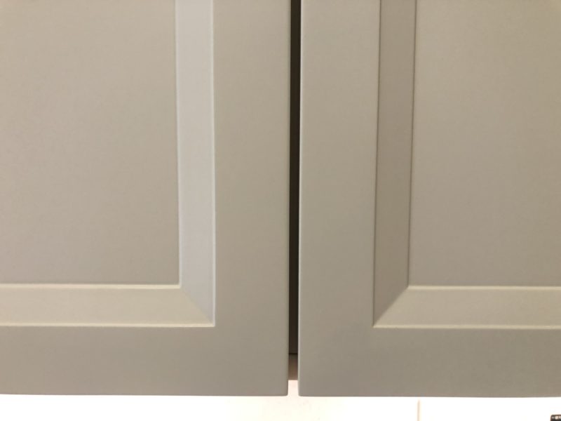 20-115 キッチン扉 ビス穴補修