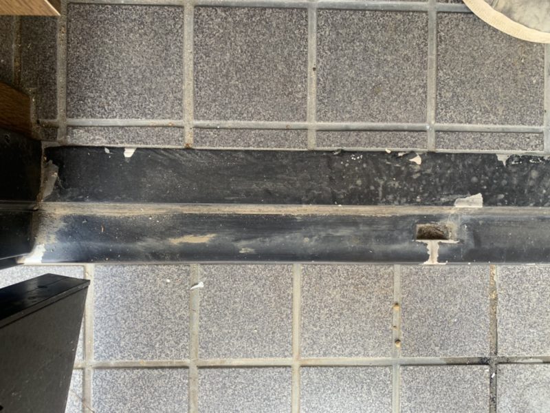 20-111 玄関敷居　塗装