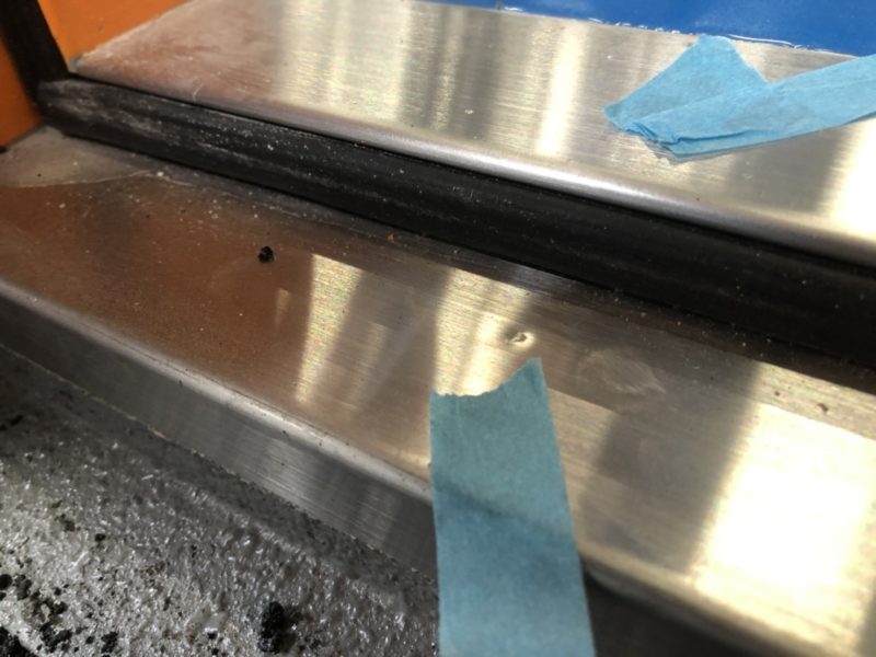 20-84 ステンレスへこみ補修