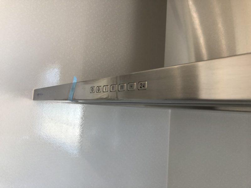 20-74 レンジフード　キズ補修