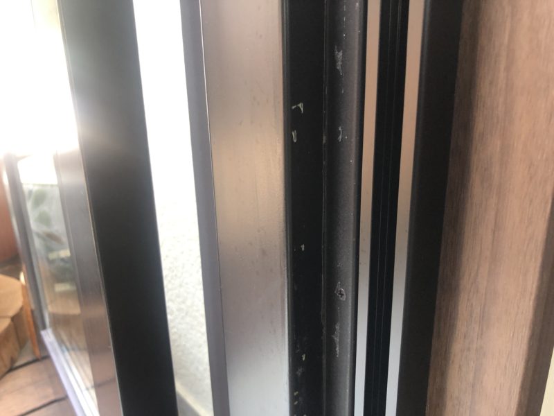 20-93 スチールサッシ　キズ補修