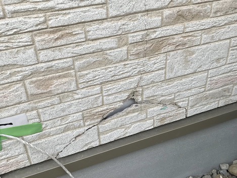 20-124 サイディング割れ補修