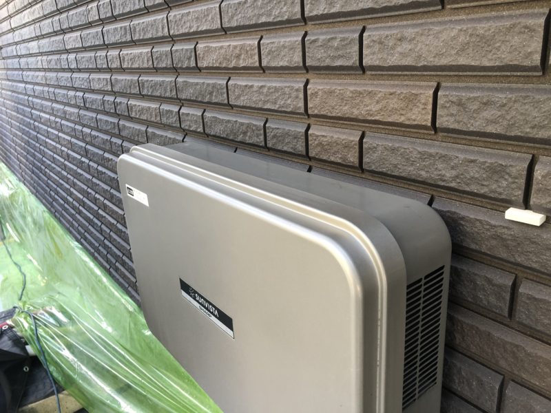 20-83 室外機　膨れ補修