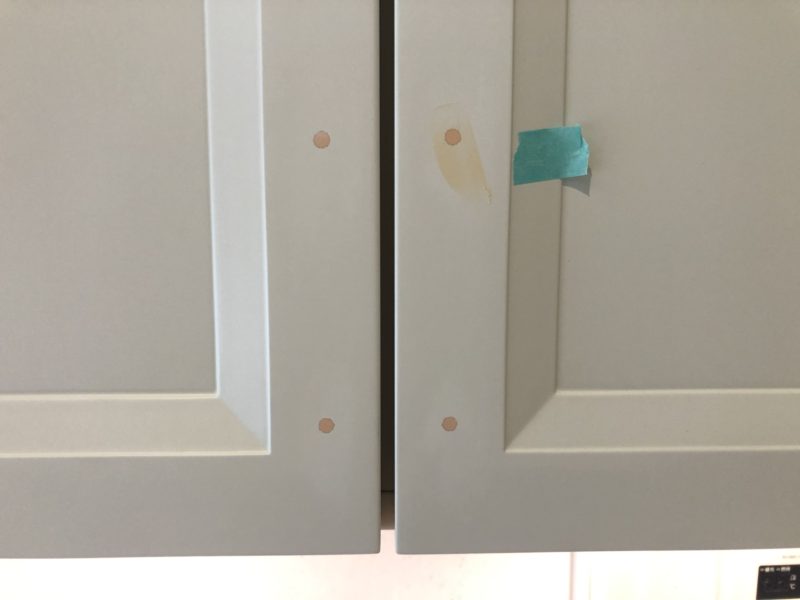 20-115 キッチン扉 ビス穴補修