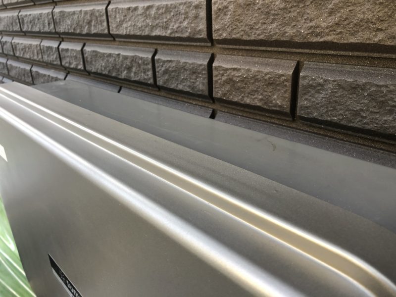 20-83 室外機　膨れ補修