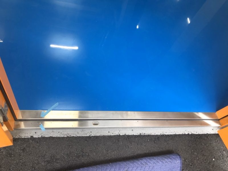 20-84 ステンレスへこみ補修