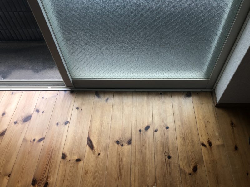 20-106 パインフロアー　シミ抜き