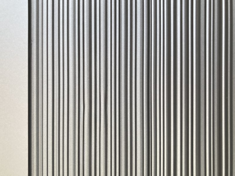 21-38 ガルバリュウム　へこみ補修