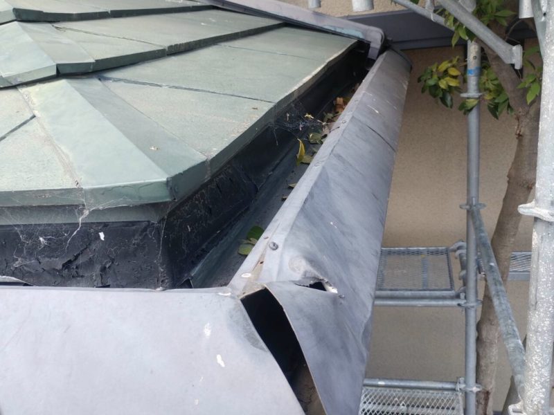 21-07 玄関　庇　板金修理