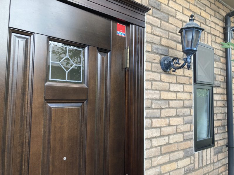 21-20  玄関ドア枠　劣化修理