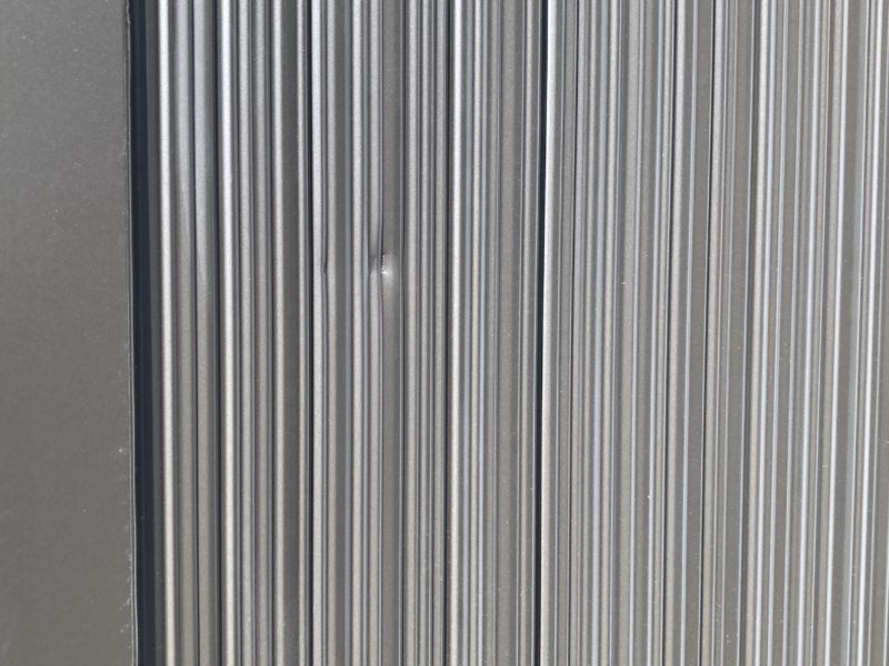 21-38 ガルバリュウム　へこみ補修