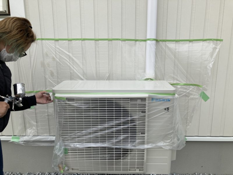 21-05 エアコン室外機　キズ補修
