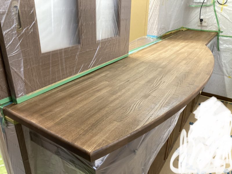 21-65 キッチンカウンター　再塗装