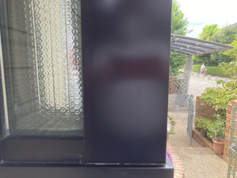 21-26 アルミ出窓　キズ補修