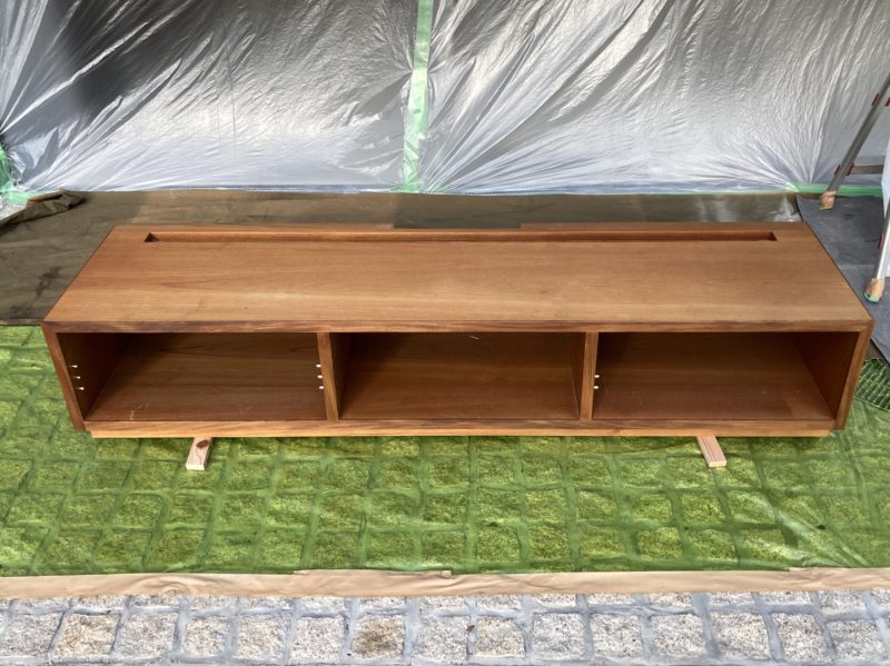 21-80 TVボード 色あせ